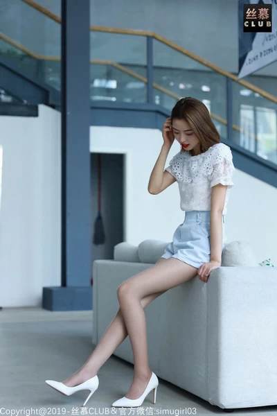 丝慕写真 SM026 丹丹 天天一元《听说白色高跟和肉丝是绝配》