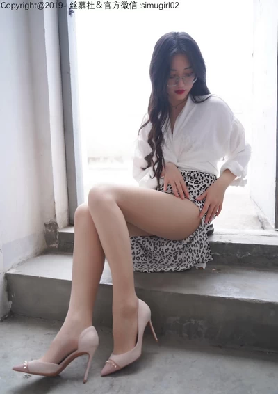 丝慕写真 SM015 双双《双双的豹纹吊带裙》