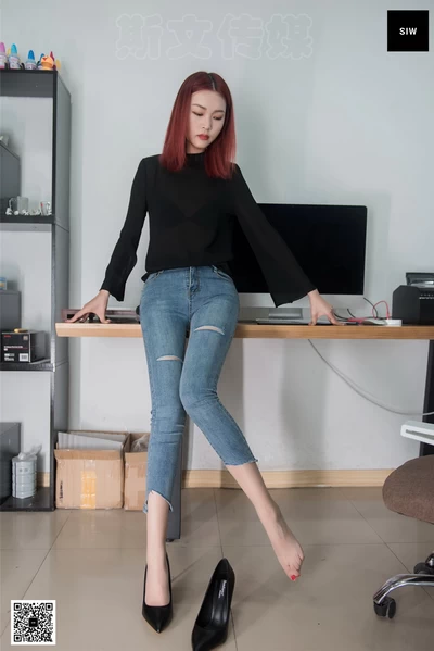SIW斯文传媒 017 办公裤里丝-悦悦