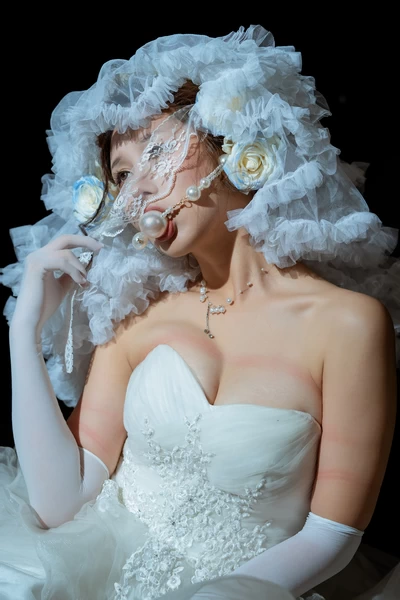 云溪溪 – NO.060 奶桃桃 月