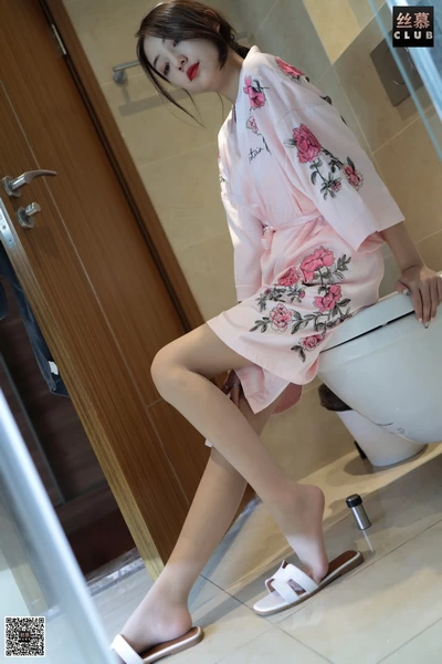 丝慕写真 SM074 天天一元 诗晴《诗晴-睡袍-浴缸》