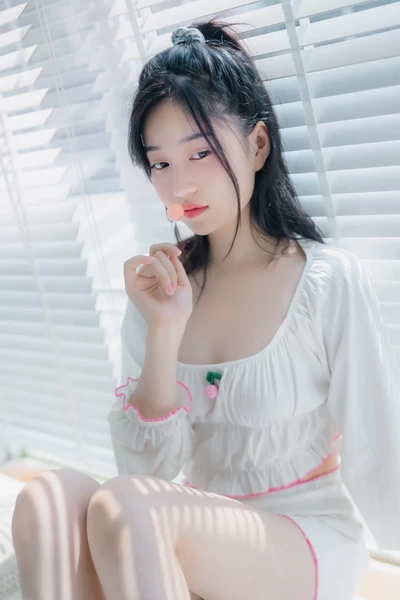 年年nnian – NO.063 爱吃棒棒糖的少女