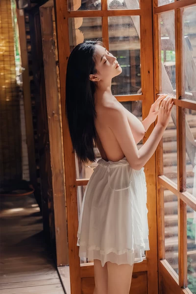 年年nnian – NO.084 林间小屋