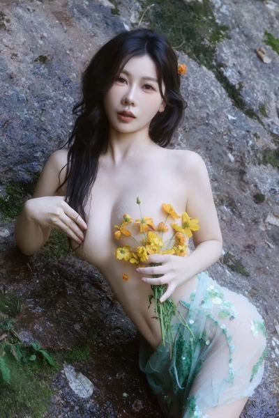 003.尹甜甜 – 内购无水印 户外小溪